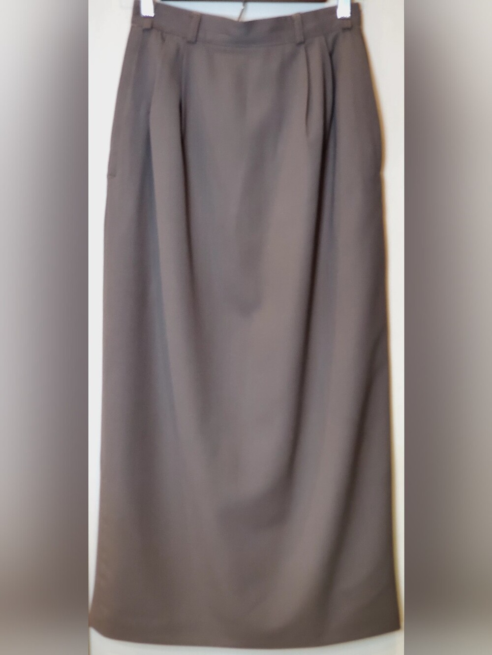 Vintage 80's 100% Wool Women's Pencil Skirt in Taupe/Gray Sz 6 W 25", H 39", L 3